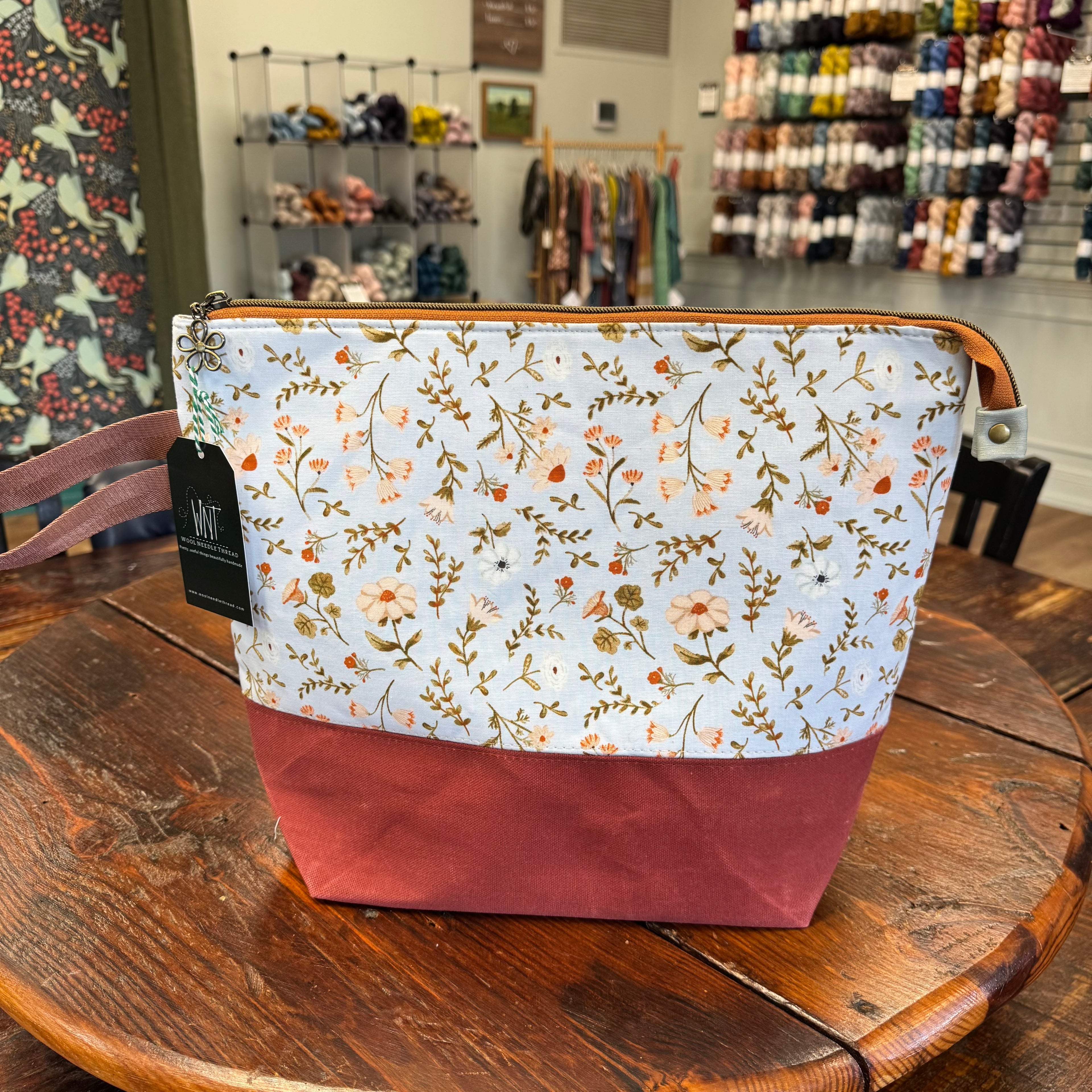 Wool Needle Thread XL Zipper Bag