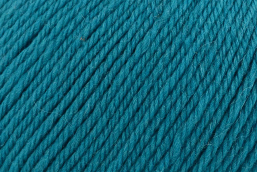 Universal Yarn Deluxe Worsted Superwash